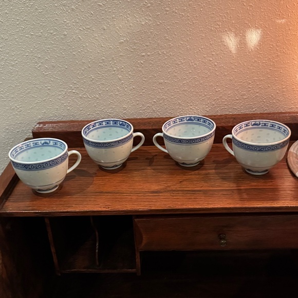 JongDeZhen Other - VTG Set of 4 JingDeZhen “Rice Eye” Elegant Blue & White Tea Cup Collection